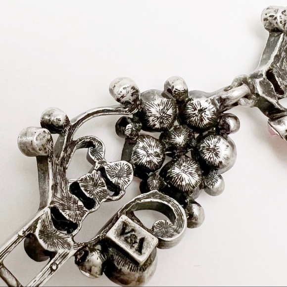 V&A Victoria & Albert Museum Signed Pink AB Crystal Floral Scroll Link Bracelet - Picture 8 of 8